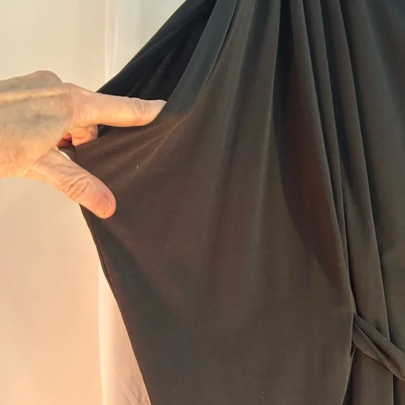 Susie Chin Summer – Elegant Cocktail Midi / Party Dress
 Black Batwing Dress NWT - Picture 3 of 7